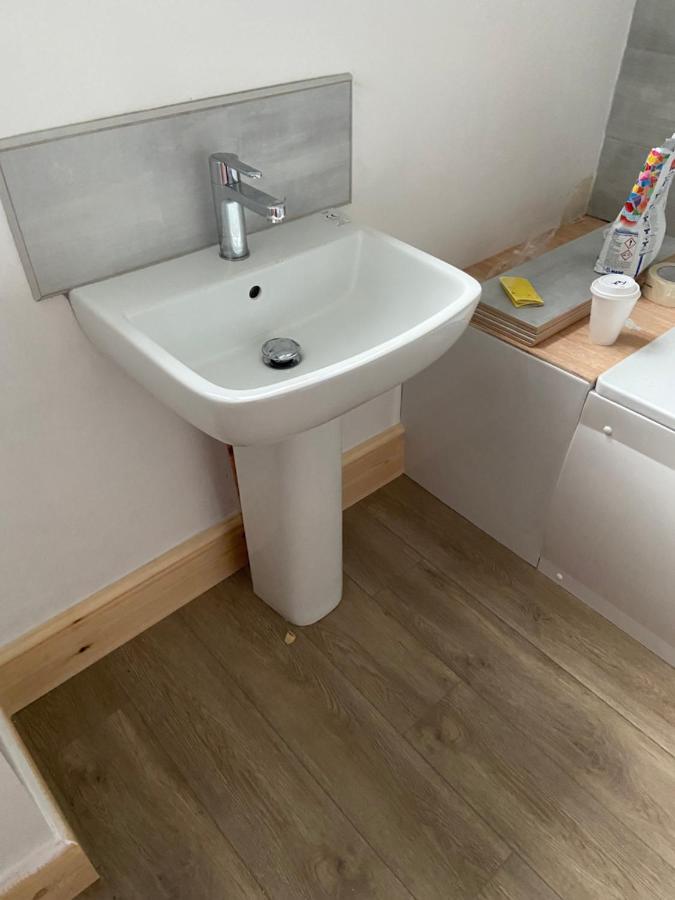 Lovely, Recently Refurbished Four Bedroom House.. Londra Esterno foto
