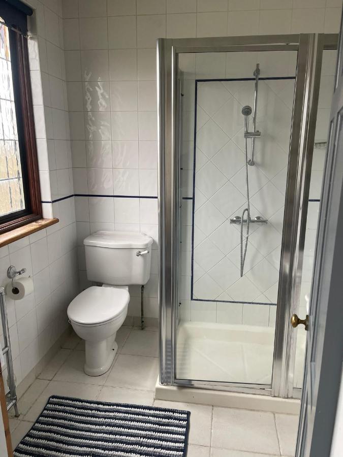 Lovely, Recently Refurbished Four Bedroom House.. Londra Esterno foto